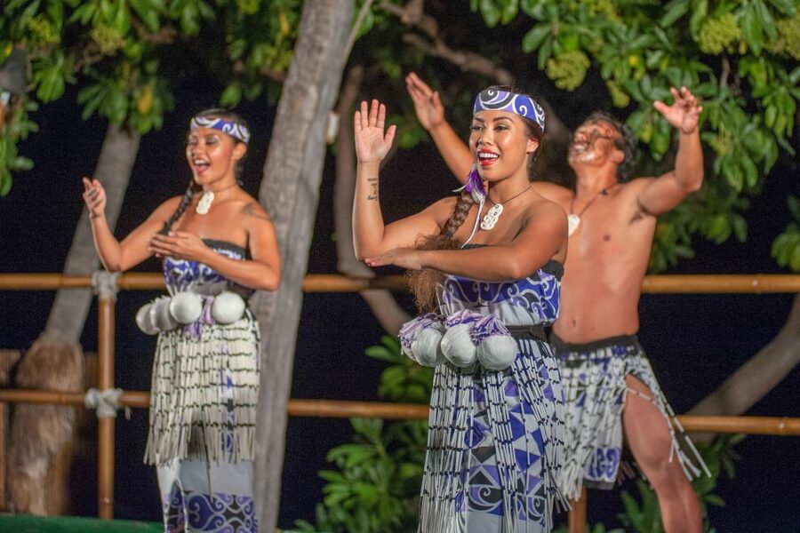 Kailua-Kona: Voyagers of the Pacific Luau with Buffet Dinner - What you will find at the island buffet