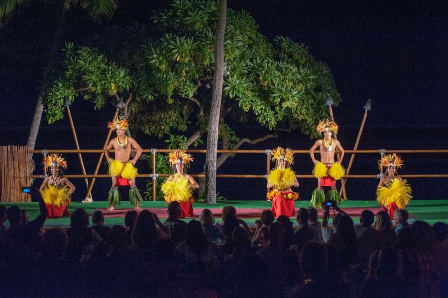 Kailua-Kona: Voyagers of the Pacific Luau with Buffet Dinner - Mai Tais, cocktails, and drinks included in the price