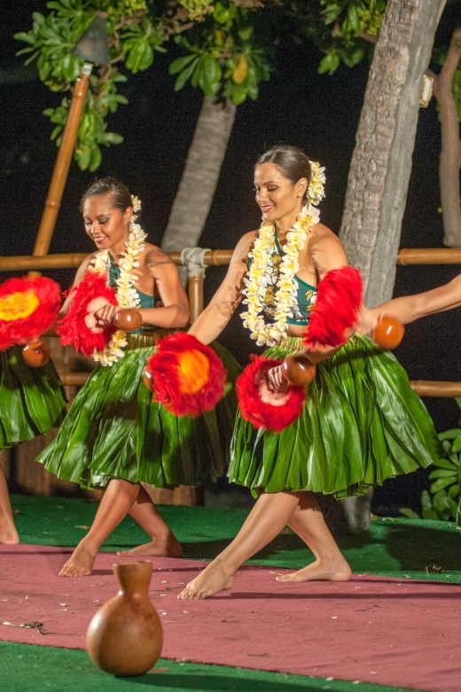 Kailua-Kona: Voyagers of the Pacific Luau with Buffet Dinner - The Samoan fire knife finale