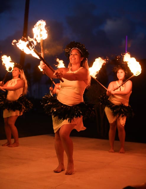 Kauai: Ahi Uila Fire Show with Dinner Option - Arriving at 5:30 pm for music and dinner