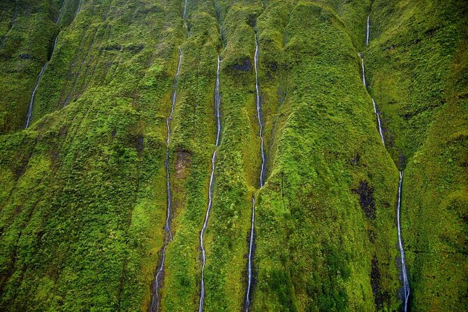 Kauai: Hughes 500 4-Passenger Doors-Off Helicopters - Manawaiopuna Falls and the Jurassic Park connection