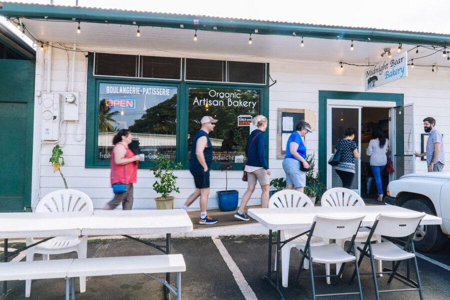 Kauai: Local Tastes Small Group Food Tour - Guides who connect the food to Kauai