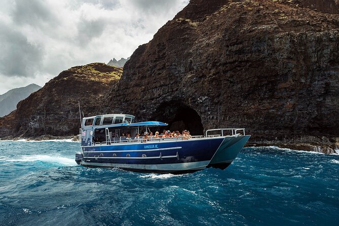 Kauai: NaPali Boat Tour on the Amelia K - Snorkeling in the warmer season
