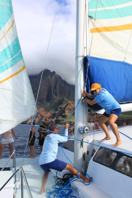 Kauai: Napali Coast Sunset Sailboat Tour with Dinner - FAQ