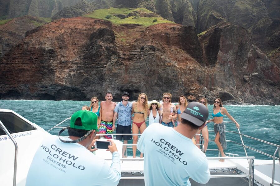 Kauai: Napali Sunset Dinner Cruise - What to bring and where to sit