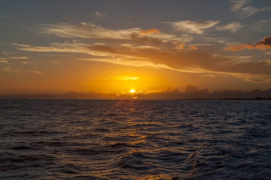 Kauai: Napali Sunset Dinner Cruise - Who will enjoy this sunset cruise most
