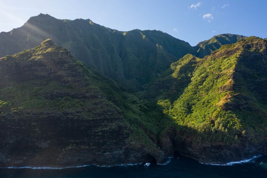 Kauai: Niihau and Na Pali Coast Full-Day Boat Tour - Breakfast while Kauai’s cliffs come into view