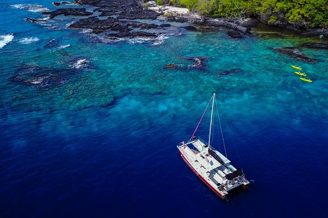 Kealakekua Bay (Captain Cook Monument) Snorkel and Sail Adventure - Sailing south along the Kona coast