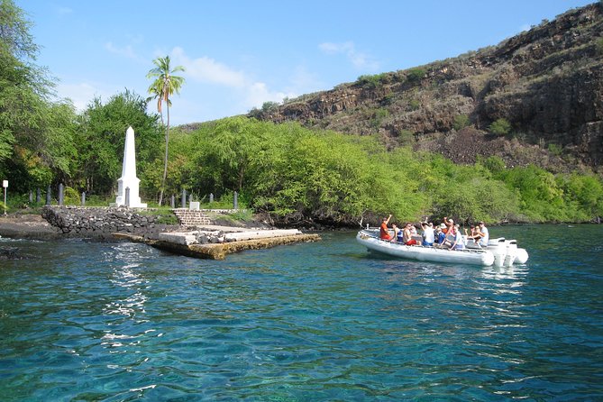 Kealakekua Bay Captain Cook Snorkel Exclusive - Sea caves, lava tubes, and the return along the coast
