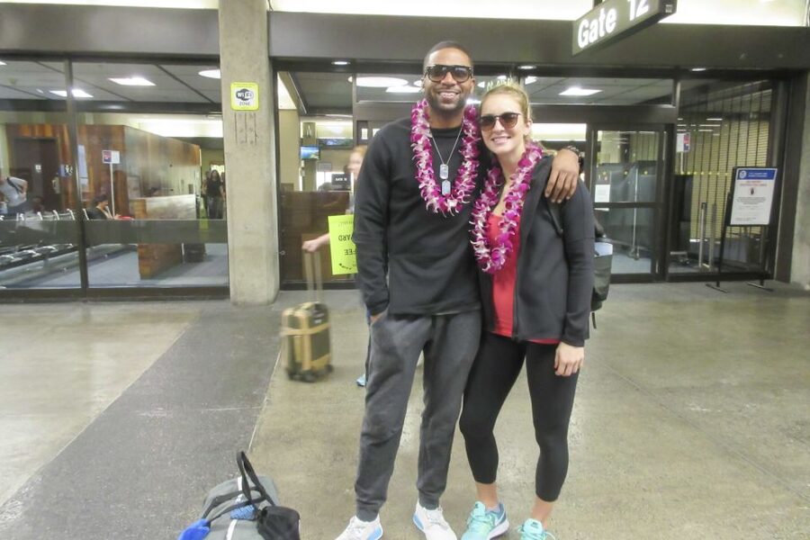 Kona Honeymoon Airport Lei Greeting - What happens during the 20-minute welcome