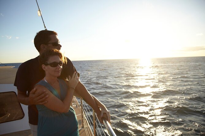 Kona Signature Catamaran Sunset Sail - Drinks, snacks, and the surprise dinner