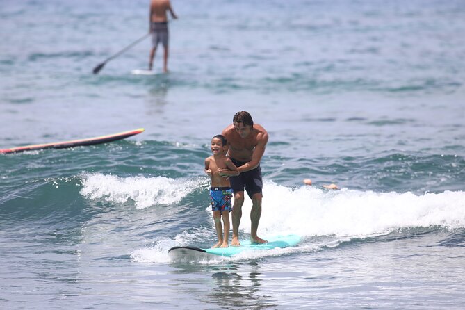 Kona Surf Lesson in Kahaluu - The family factor at Kahaluu