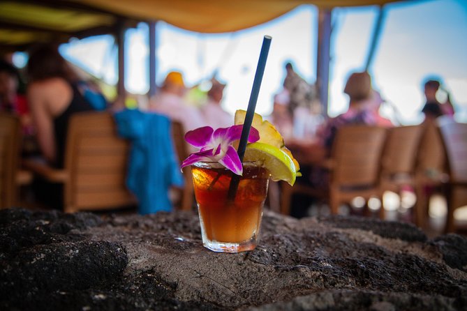 Kona Walking Food Tour - What the guides add to the afternoon