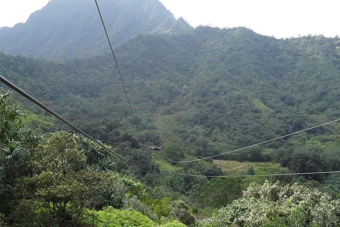 Kualoa Ranch - Zipline Tour - What the guide teams add