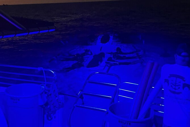 Manta Ray Night Snorkel in Kona - The Maheli-Heli boat and group size