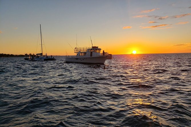 Manta Ray Night Snorkel in Kona - Crew style and safety