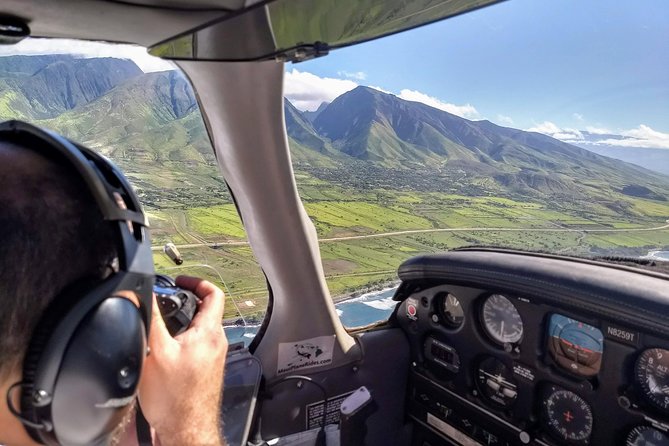 Maui Circle Island-PRIVATE-Air Tour for 2-5: Waterfalls & Lava! - Molokini, Makena, and Maui’s lava fields