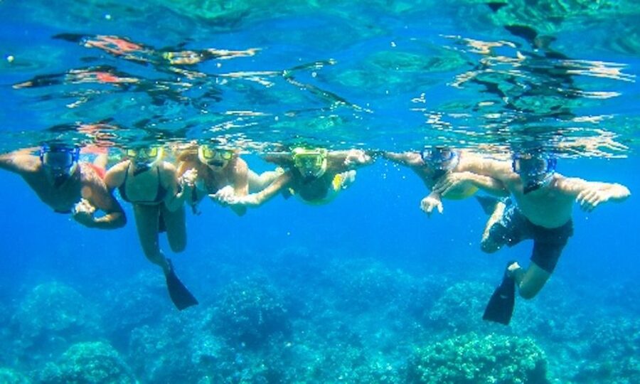 Maui: Kaanapali Beach 5-hr Snorkel w/ BBQ Lunch & Open Bar - Checking in beside Kaanapali Beach