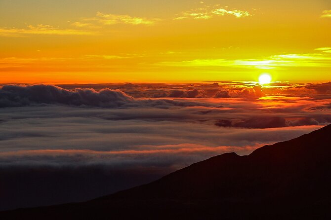 Maui: Majestic Haleakala Sunrise Tour with Pick-up - Three plated breakfasts after the mountain