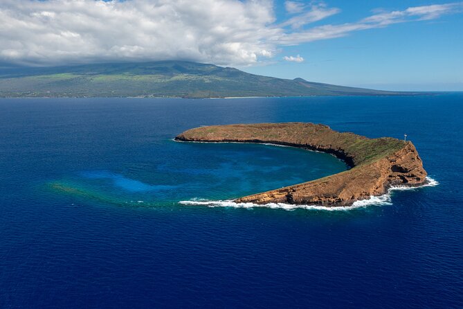 Maui: Molokini and Turtles Luxury Yacht Snorkel - Leaving Maalaea Harbor for the crater
