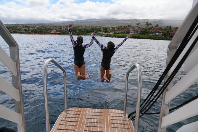 Maui: Molokini and Turtles Luxury Yacht Snorkel - Breakfast, grilled lunch, and the open bar