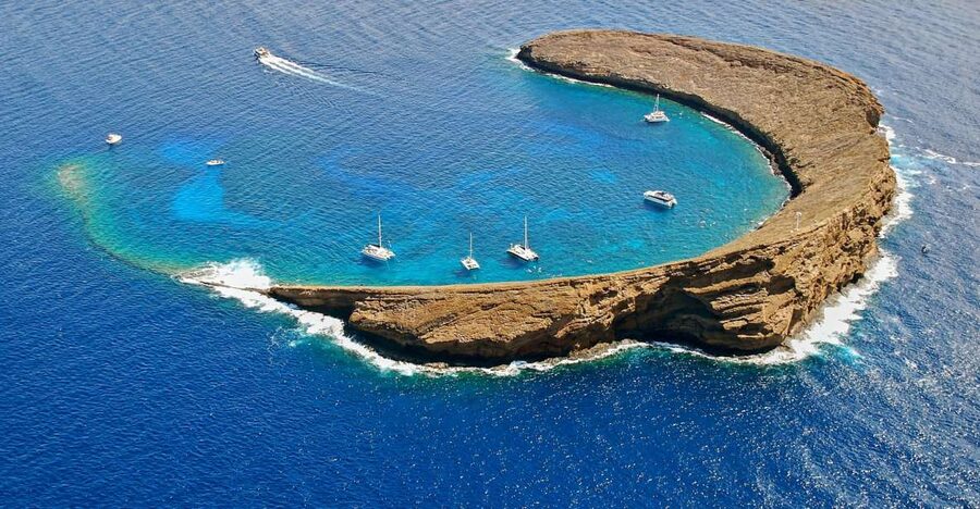 Maui: Molokini Snorkel and Performance Sail with Lunch - A smaller catamaran makes a real difference
