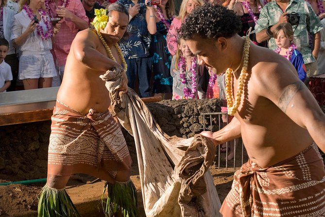 Maui Nui Luau at the Sheraton Maui Resort & Spa - Lei greeting, music, and the first part of the evening