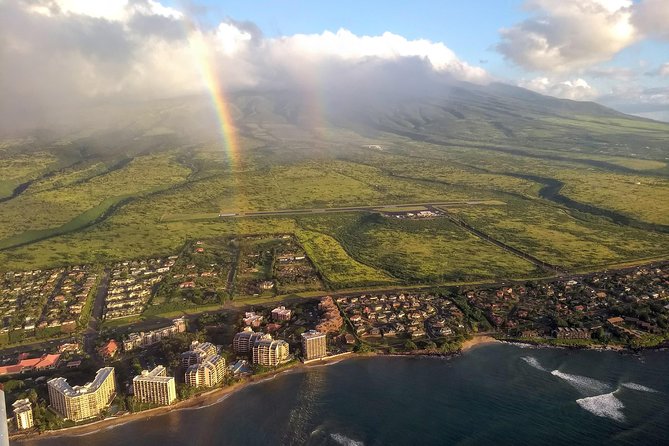 Maui -PRIVATE- Air Tour: 5 Islands: (2-5 people): SEE Even MORE! - Kahoolawe, Molokini Crater, and the southern sea