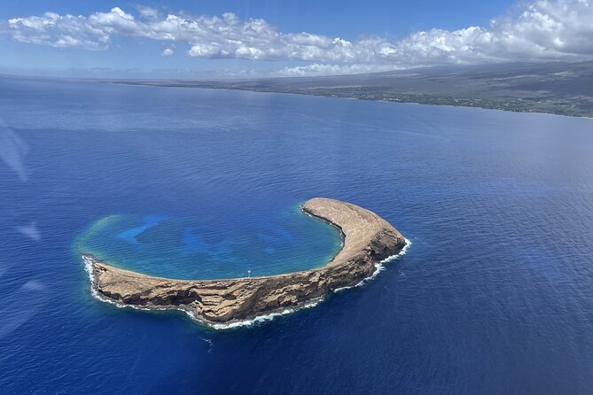 Maui -PRIVATE- Air Tour FUN: 3 Islands: (2-5 people): SEE it ALL! - The pilot can make or break the experience