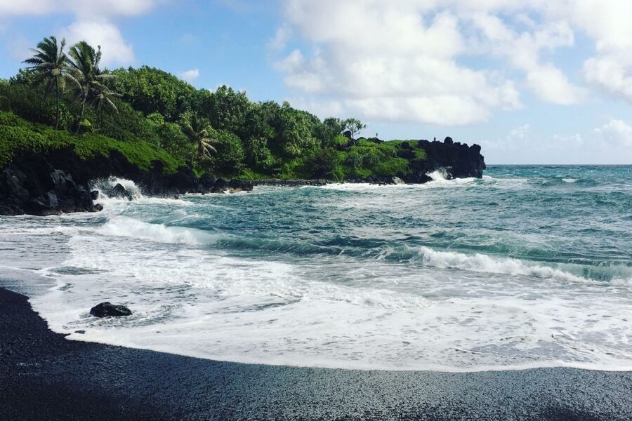 Maui: Road to Hana Sightseeing Tour - A practical start with breakfast in Paia Town