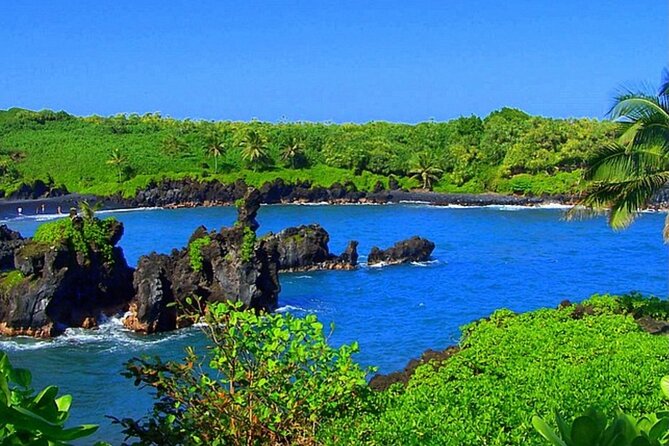 Maui: Small Group Road to Hāna Tour 6 to 8 passengers - Pa‘ia and Ho‘okipa: the first taste of the coast