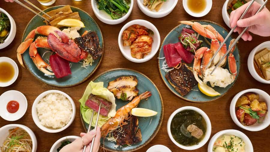 Oʻahu: Nā Lei Aloha Lūʻau & Dinner or Cocktail Show Option - What dinner adds to the evening
