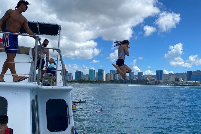 Oahu 5-in-1 Deluxe Cruise: Turtle Snorkeling & Ocean Activities - Food, drinks, music, and the onboard mood