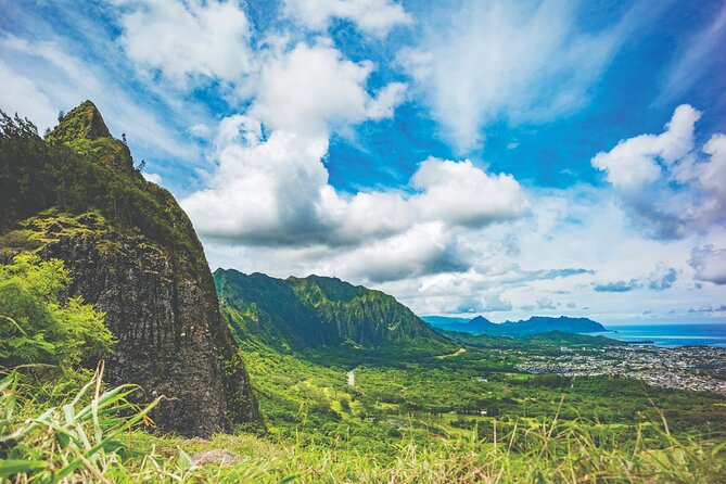 Oahu Deluxe Grand Circle Island Tour - Halona Blowhole and the eastern coast