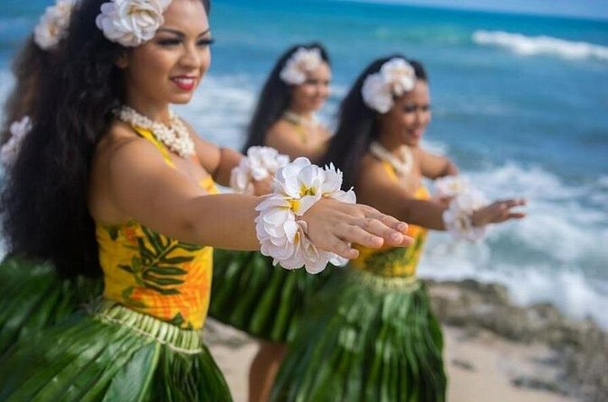 Oahu: Germaine's Luau - Who will enjoy Germaine’s most?
