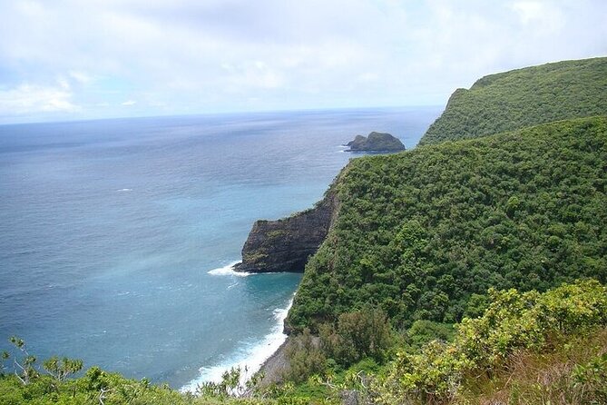 Oahu Grand Circle Island Experience from Waikiki - Roadside tastes and Chinaman’s Hat
