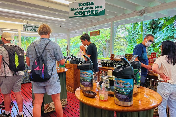 Oahu Island Experience feat the North Shore (Small Group Tour) - A quick stop at a roadside farm stand