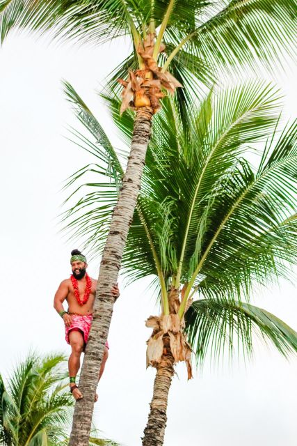Oahu: Ka Moana Luau Dinner and Show at Aloha Tower - Drinks, Mai Tais, and the celebrity option