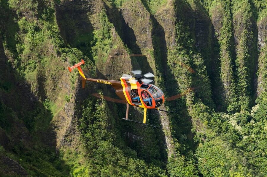 Oahu: Magnum P.I. Doors-Off Helicopter Tour - Hawaii Kai and Hanauma Bay from the Air