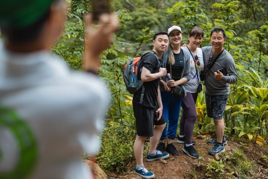Oahu: Manoa Falls Waterfall Hike with Lunch and Transfers - How the guides shape the experience