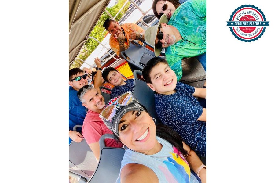 Oahu: Pearl Harbor, Arizona Memorial & Honolulu City Tour - The navy launch and the USS Arizona Memorial