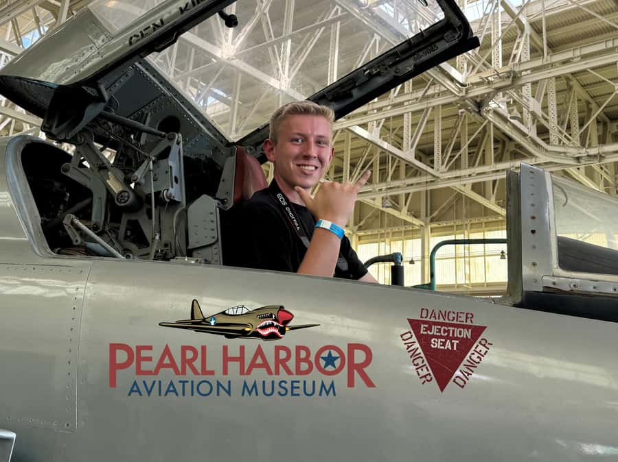 Oahu: Pearl Harbor Aviation Museum Entry Ticket - Hangar 37 and the morning of December 7