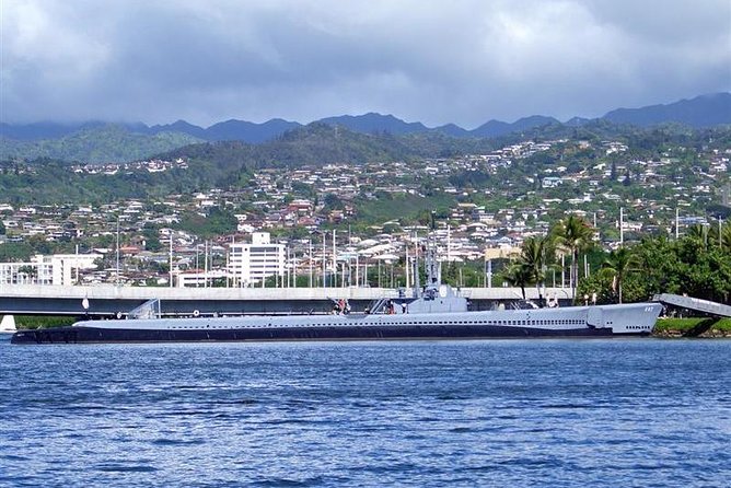 Oahu: Pearl Harbor USS Arizona Memorial - The small details that can make or break the morning