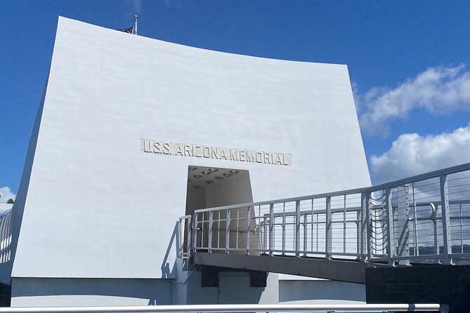 Oahu: Pearl Harbor USS Arizona Memorial Small Group Tour - Guides who add more than transportation