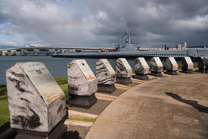 Oahu: Pearl Harbor USS Arizona Memorial Small Group Tour - Downtown Honolulu and the royal landmarks