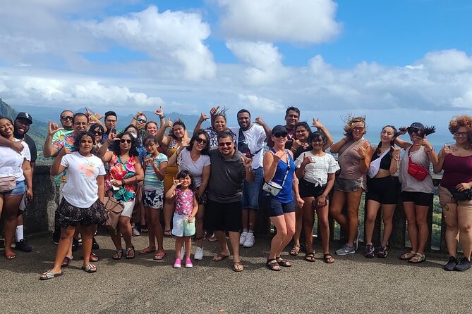 Oahu's Ultimate Grand Circle Island Tour with Snorkeling and More - Food, macadamias, and North Shore stops