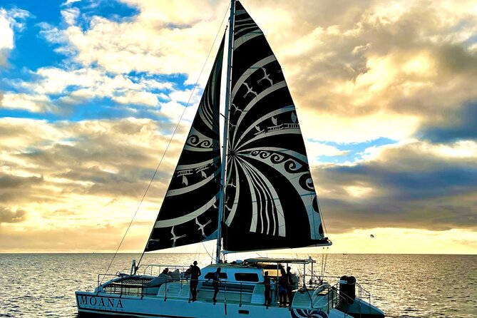 Oahu's Waikiki Coast: Moana’s Sunset Cocktail Sail - Why Waikiki’s sunset looks better from the water