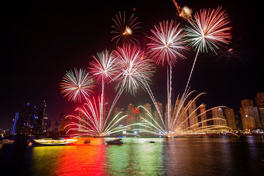 Oahu: Waikiki Fireworks Boat Cruise from Oahu - Why the fireworks are better from the water