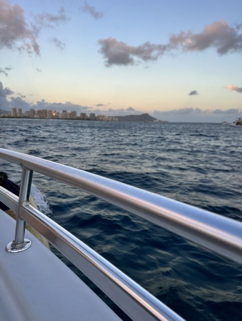 Oahu: Waikiki Fireworks Boat Cruise from Oahu - Cruising toward Diamond Head