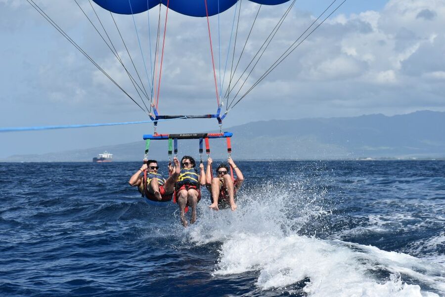 Oahu: Waikiki Parasailing - Diamond Head, Waikiki Beach, and the open Pacific